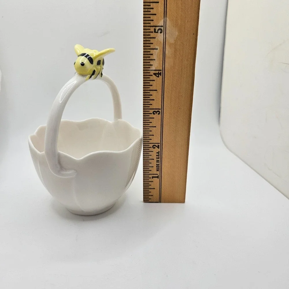 Gracie China Bumble Bee Basket‎ Candy Dish White Ceramic Easter Spring Decor